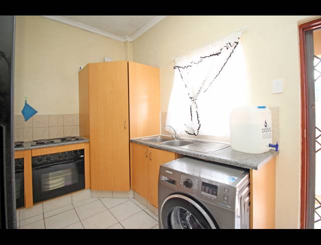 2 BEDROOM APARTMENT FOR SALE IN BUCCLEUCH